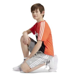 Short Enfant Adidas Essentials 3-Stripes 19 Short Enfant Adidas Essentials 3-Stripes -BULLPADEL Soldes Magasin adidas is2573 7 apparel on model walking view white