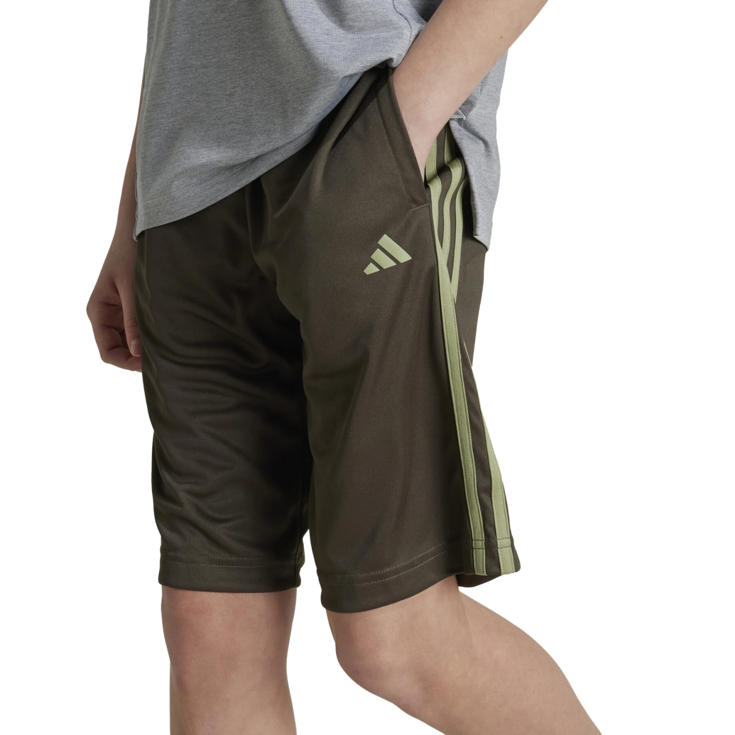 Short Enfant Adidas Essentials Aeroready 3-Stripes 3 Short Enfant Adidas Essentials Aeroready 3-Stripes – Image 3